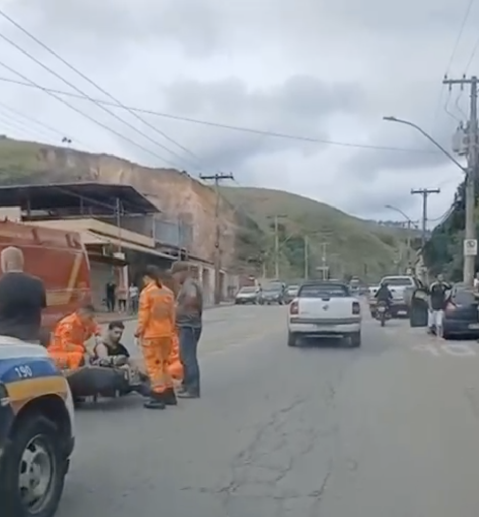 Acidente de motocicleta na Av. Armando Fajardo 31/03