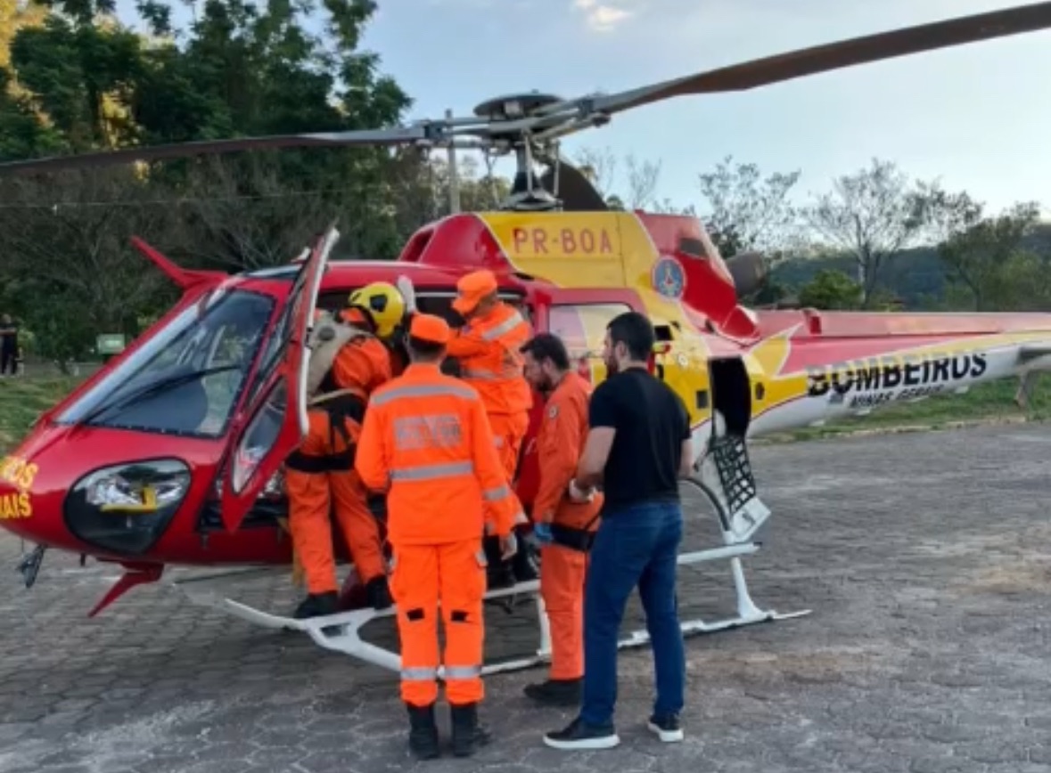 PACIENTE É TRANSFERIDO DE HELICÓPTERO APÓS ACIDENTE DE MOTO EM JOÃO MONLEVADE 🚁