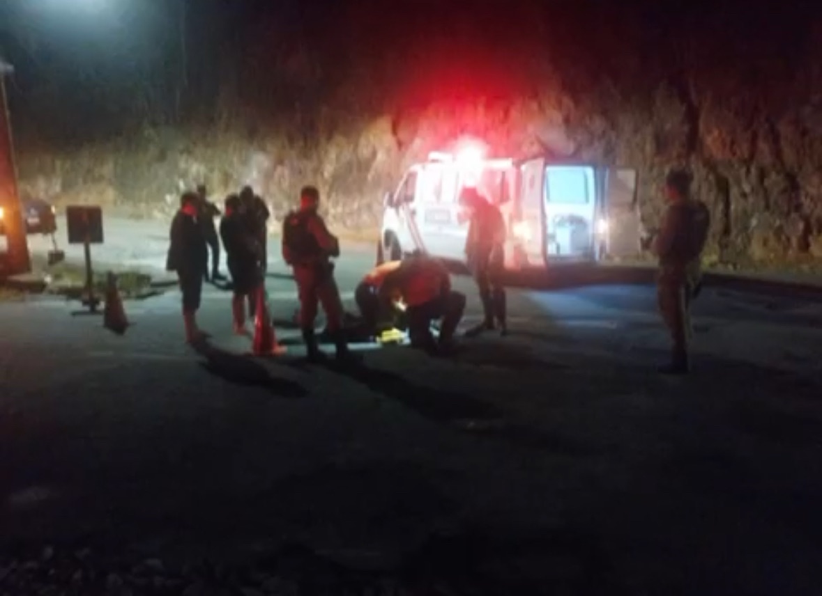🚨 ACIDENTE ENTRE MOTO E CARRETA NA DIVISA DE JOÃO MONLEVADE E BELA VISTA 🚨