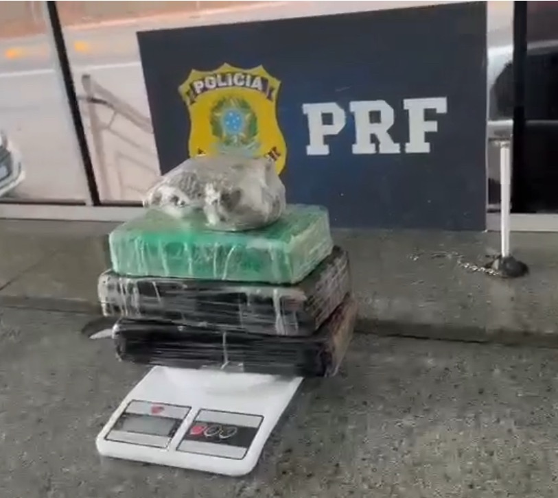 PRF PRENDE DOIS HOMENS POR TRÁFICO DE DROGAS NA BR-381, EM JOÃO MONLEVADE