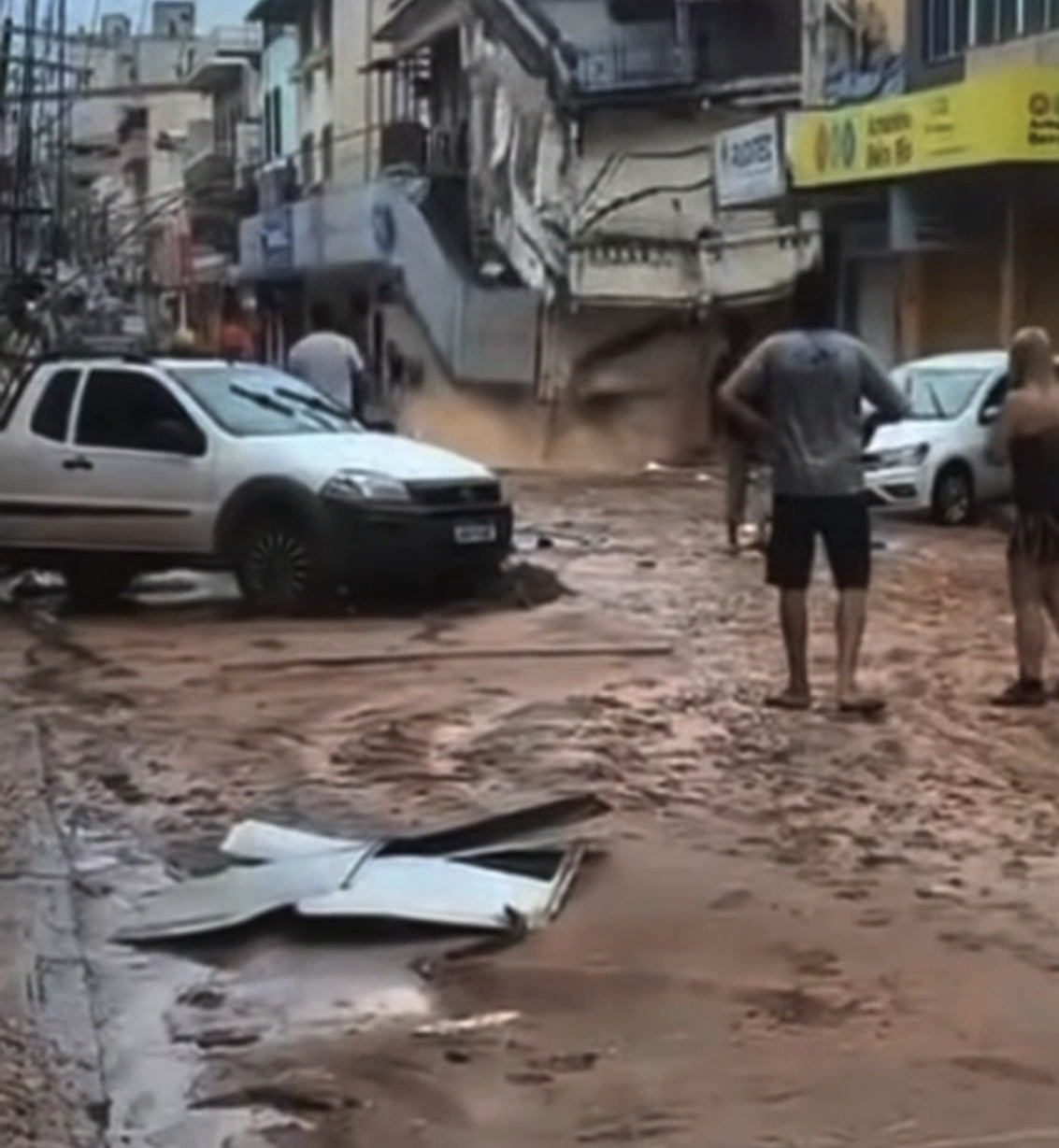 UBÁ É ARRASADA: CHUVAS INTENSAS DEIXAM MARCAS DE DESTRUIÇÃO NA CIDADE