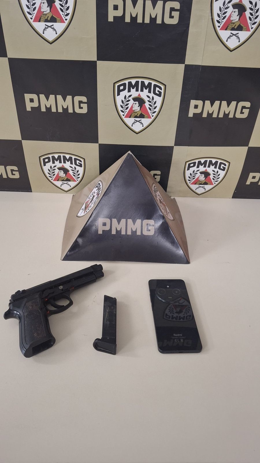 Polícia Militar prende jovem por furto e recupera celular em João Monlevade