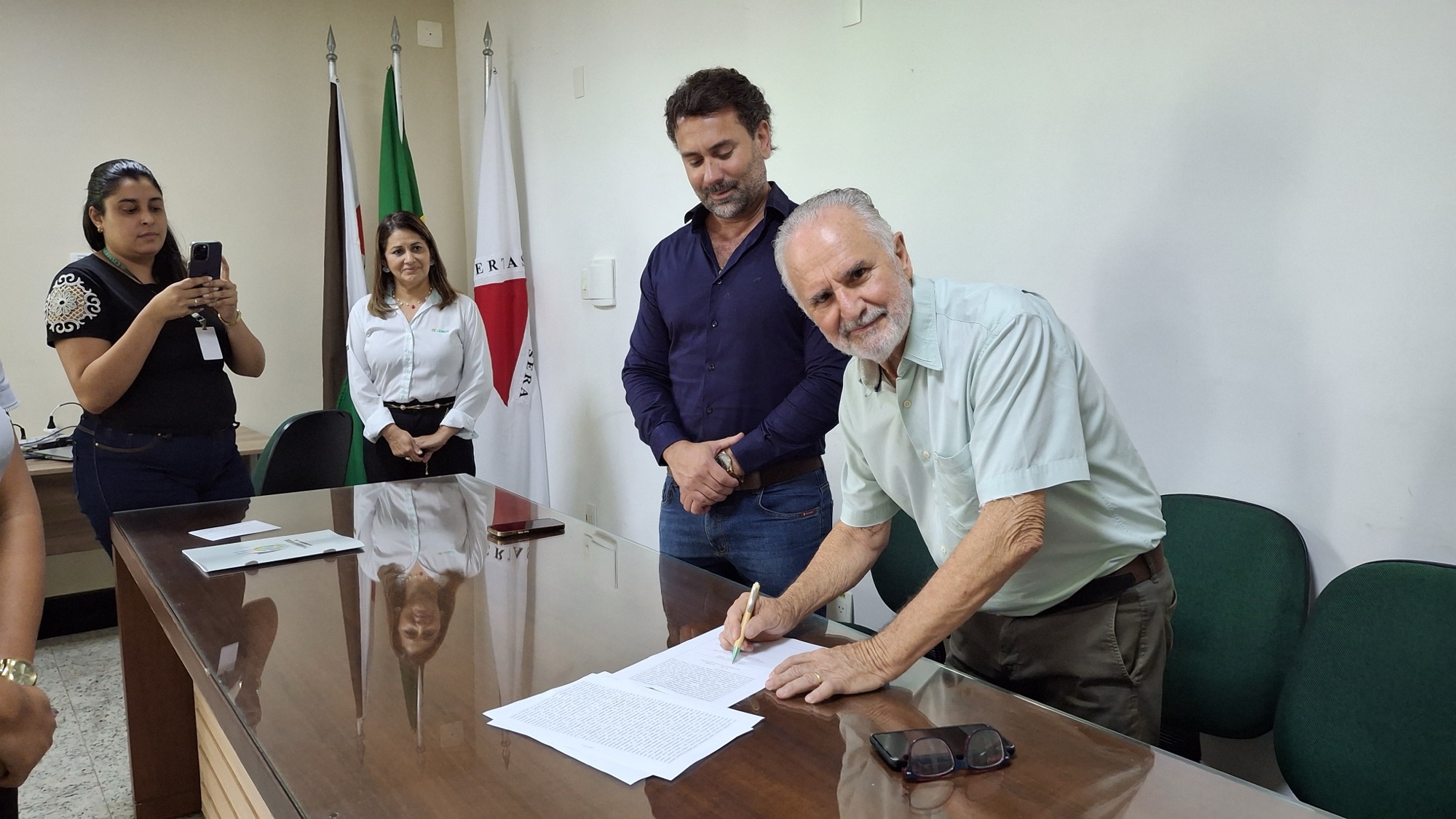 Prefeitura de João Monlevade formaliza doação de terreno para construção da sede do Cismepi