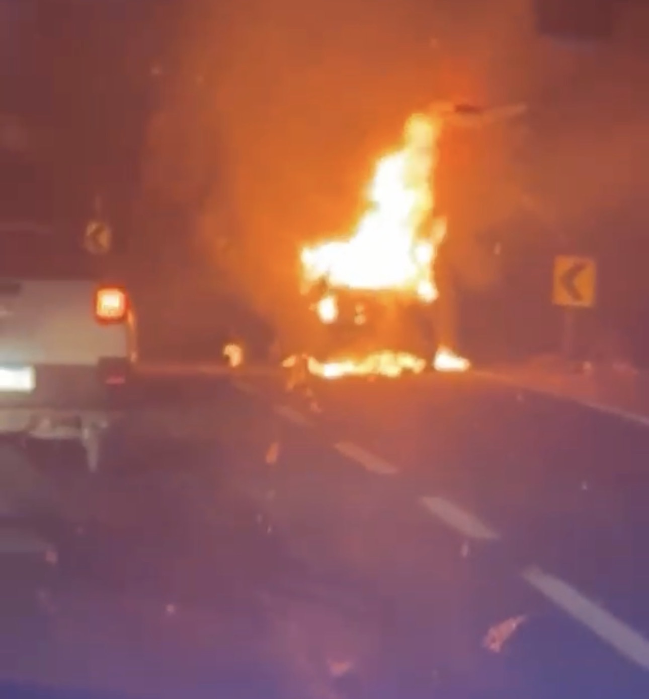 INCÊNDIO EM ÔNIBUS