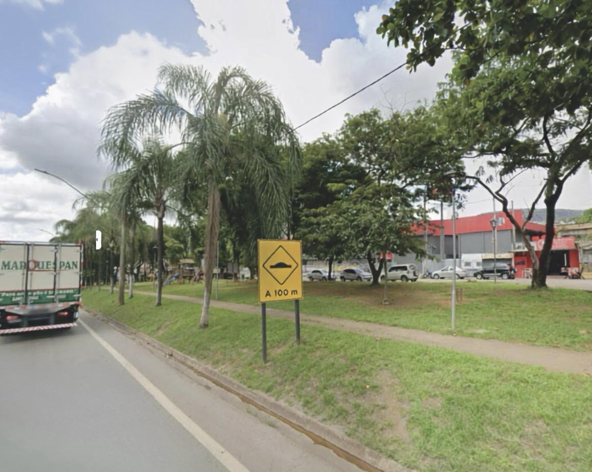 Nova 381 realiza supressão de árvores na Praça Rodrigo Bastieri para avanço das obras da BR-381&nbsp;em João Monlevade