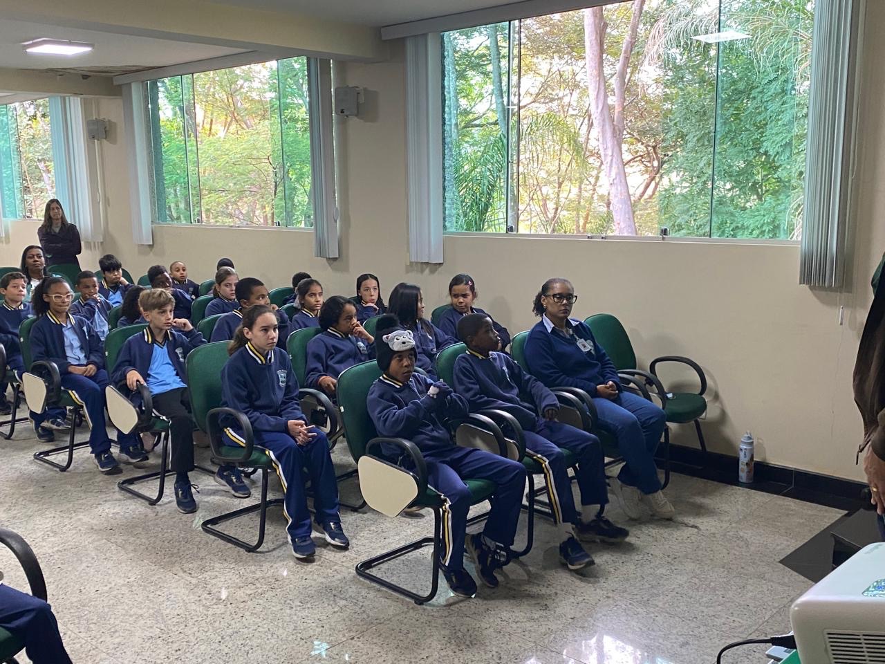 Cronograma de visitas de estudantes do Médio Piracicaba movimenta Amepi